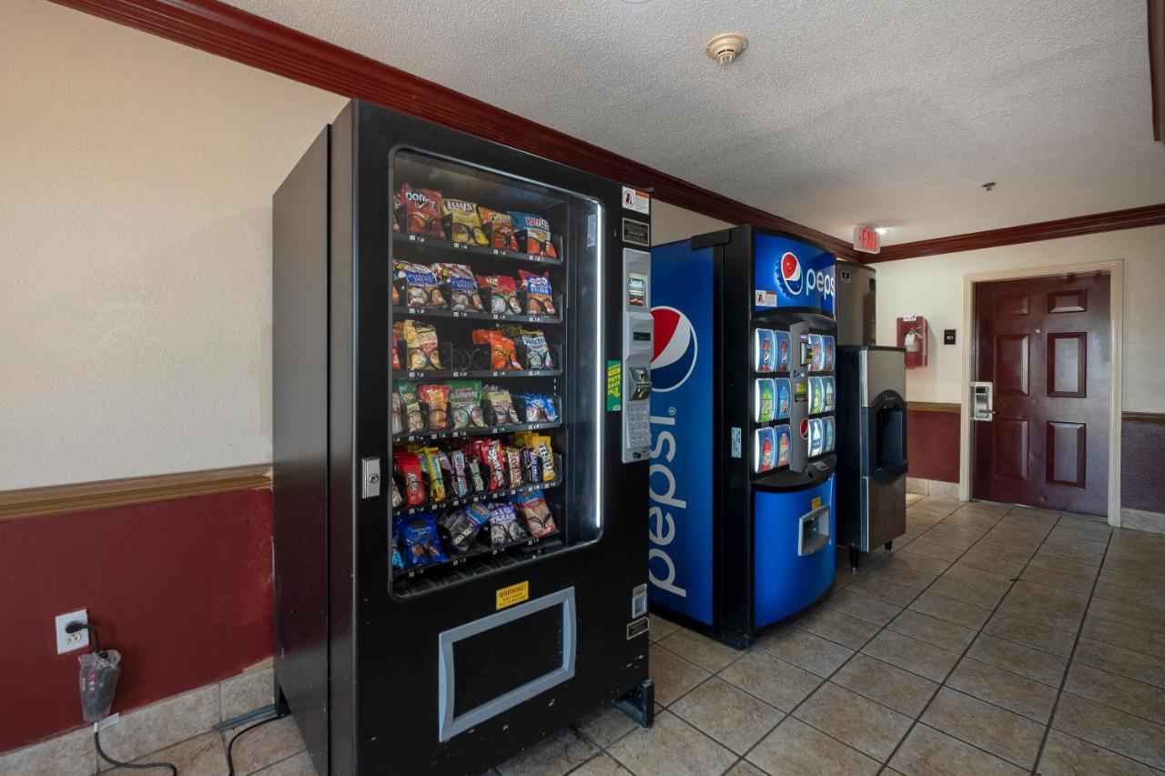 Red Roof Inn & Suites Pensacola-Nas Corry Экстерьер фото
