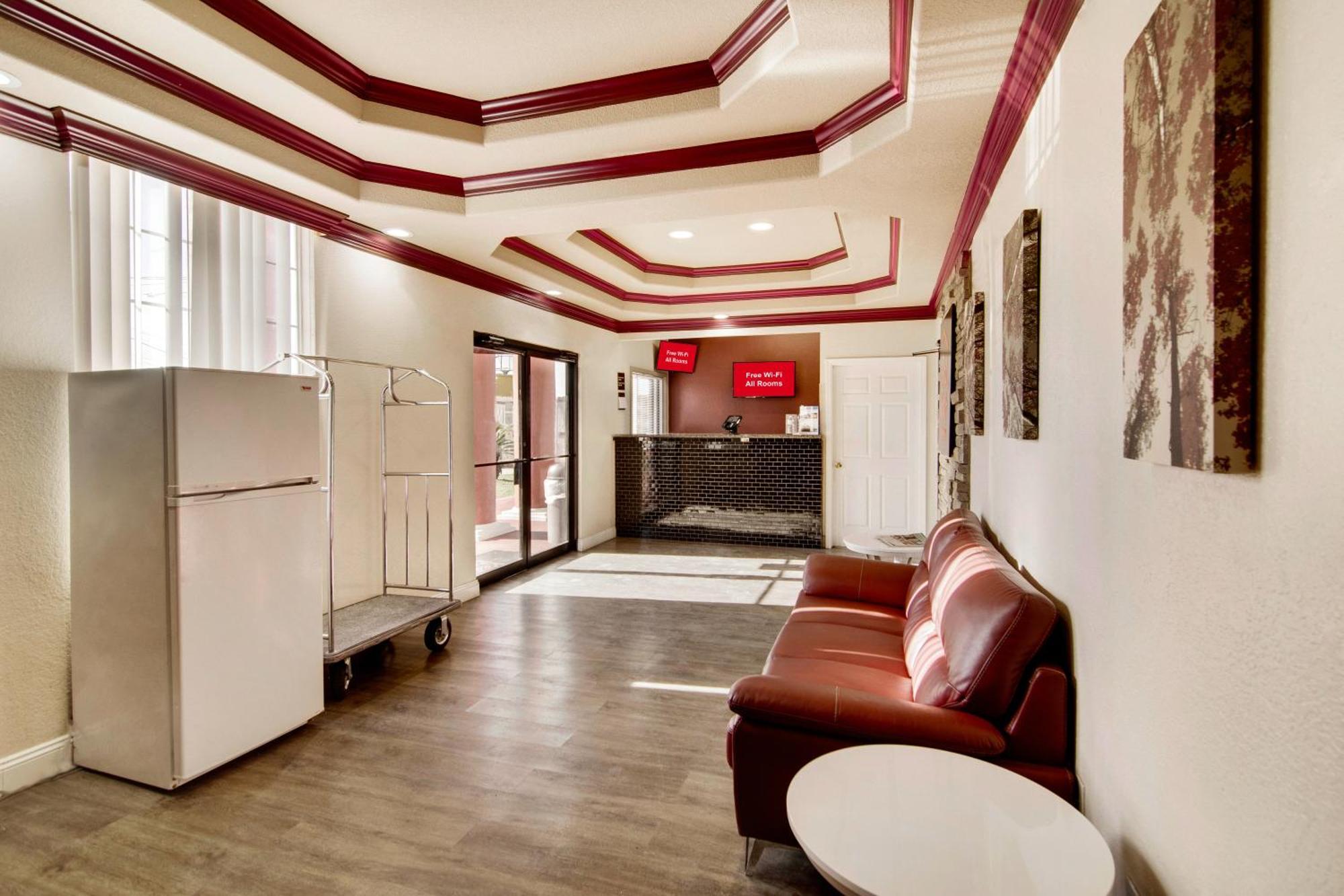 Red Roof Inn & Suites Pensacola-Nas Corry Экстерьер фото