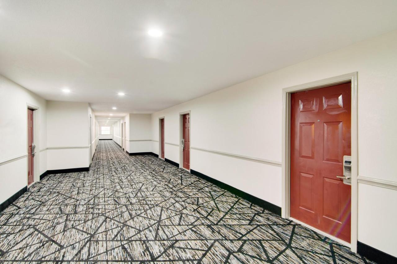 Red Roof Inn & Suites Pensacola-Nas Corry Экстерьер фото
