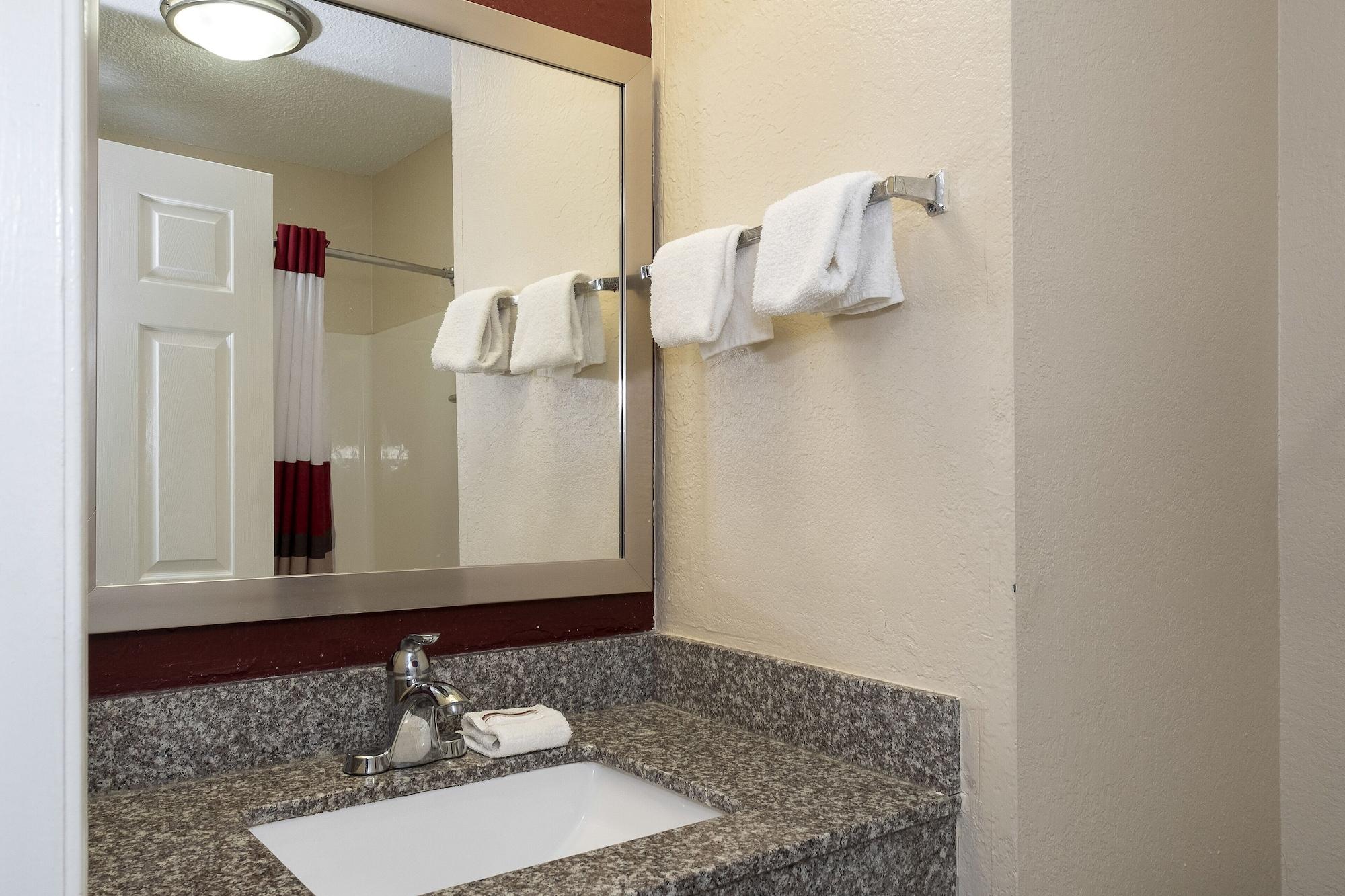 Red Roof Inn & Suites Pensacola-Nas Corry Экстерьер фото