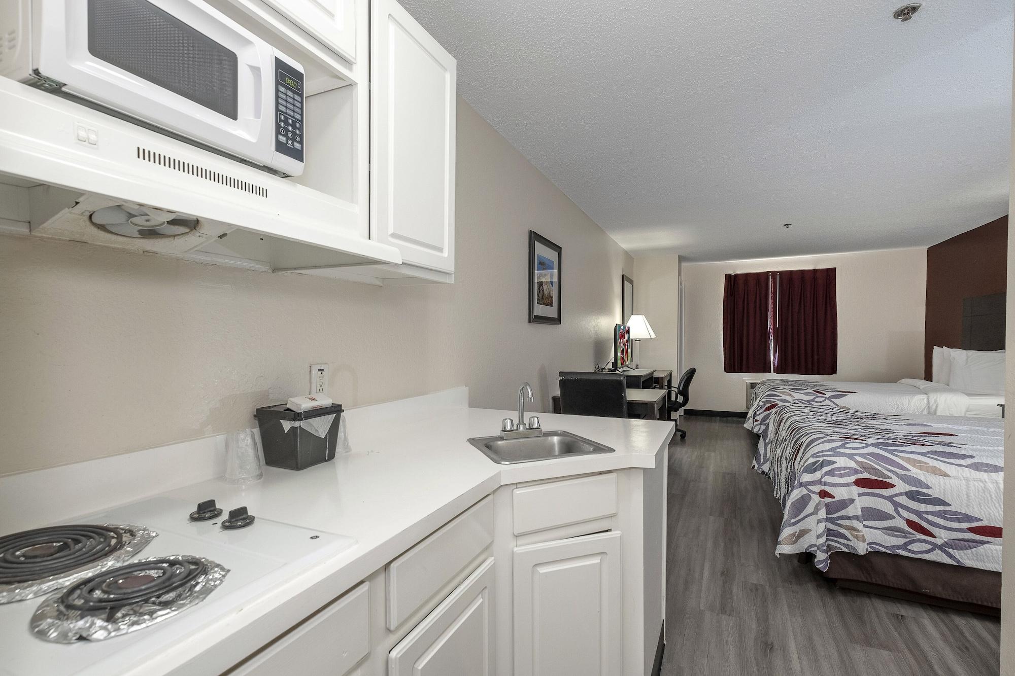 Red Roof Inn & Suites Pensacola-Nas Corry Экстерьер фото