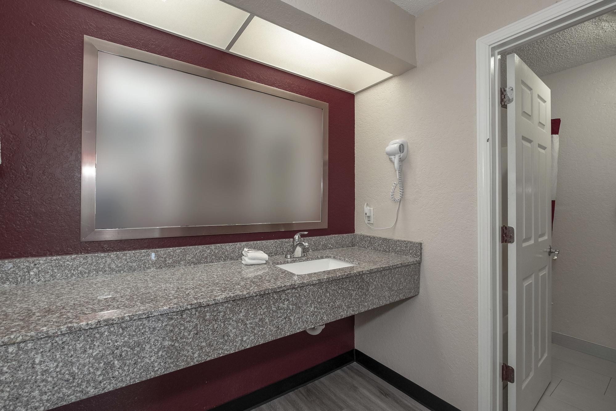 Red Roof Inn & Suites Pensacola-Nas Corry Экстерьер фото