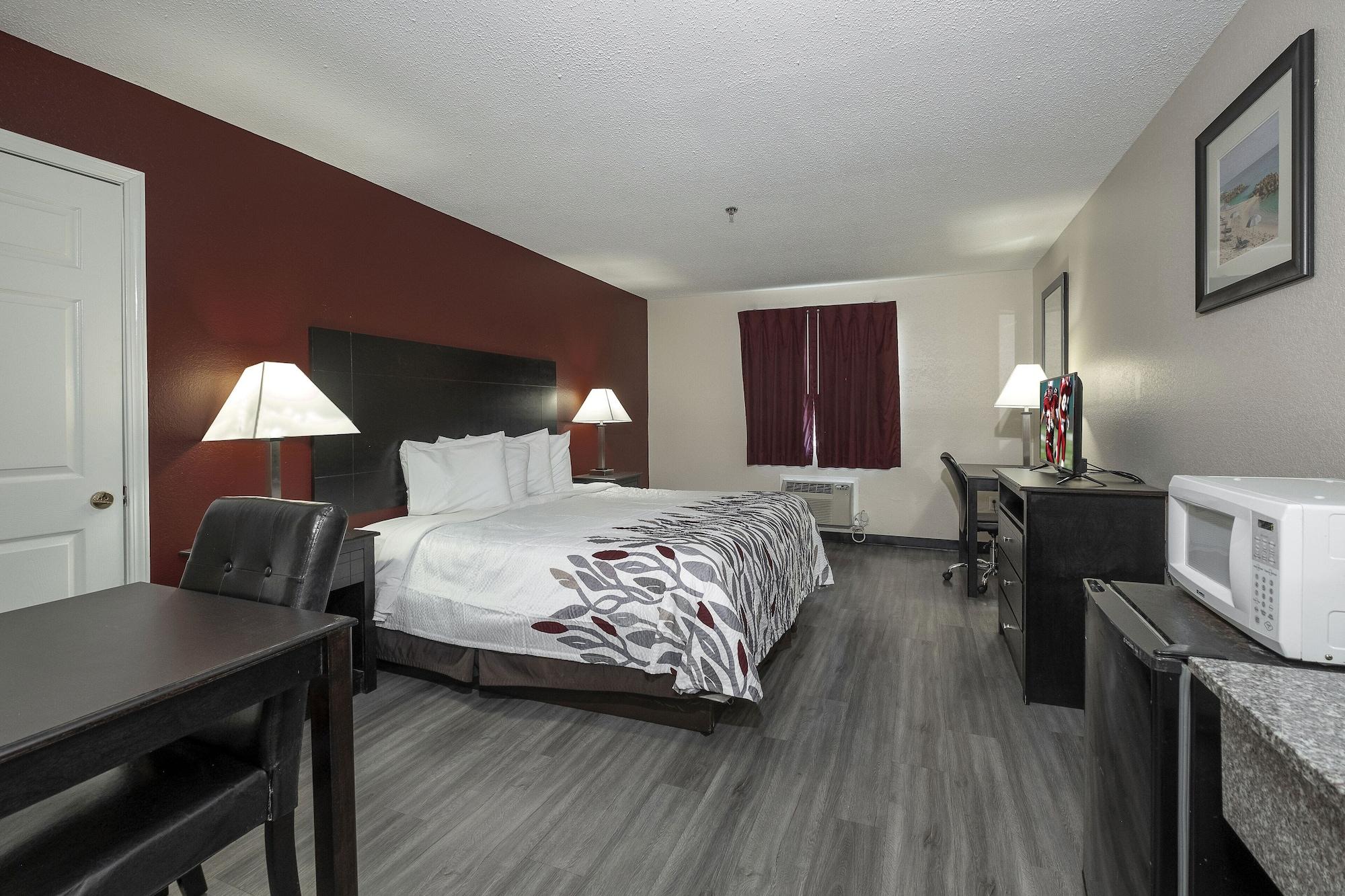 Red Roof Inn & Suites Pensacola-Nas Corry Экстерьер фото