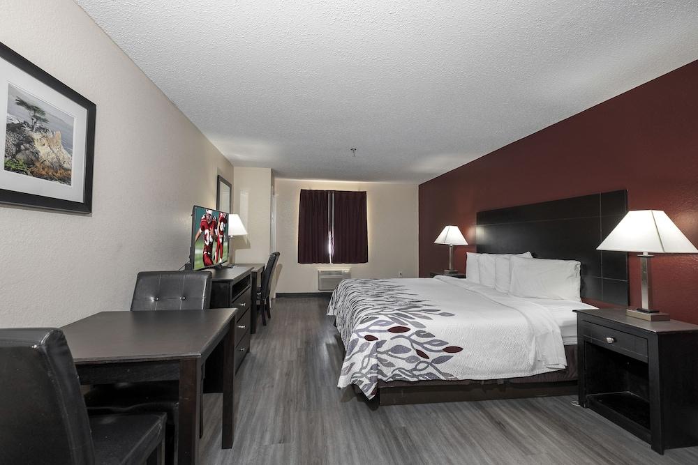 Red Roof Inn & Suites Pensacola-Nas Corry Экстерьер фото