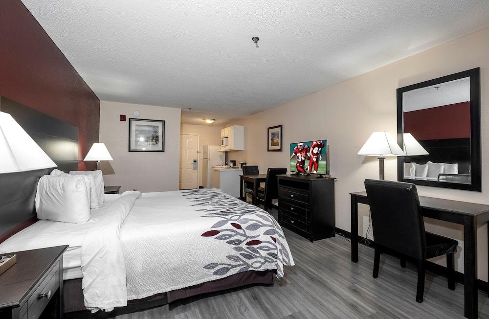 Red Roof Inn & Suites Pensacola-Nas Corry Экстерьер фото