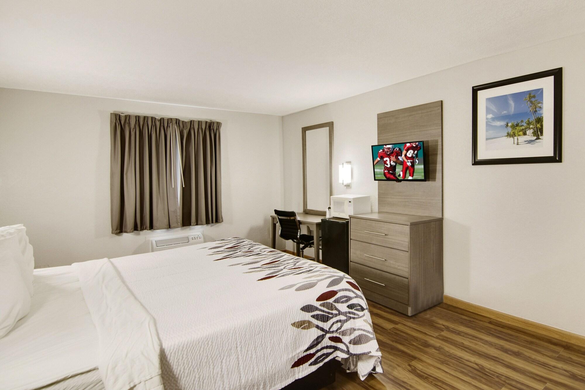 Red Roof Inn & Suites Pensacola-Nas Corry Экстерьер фото