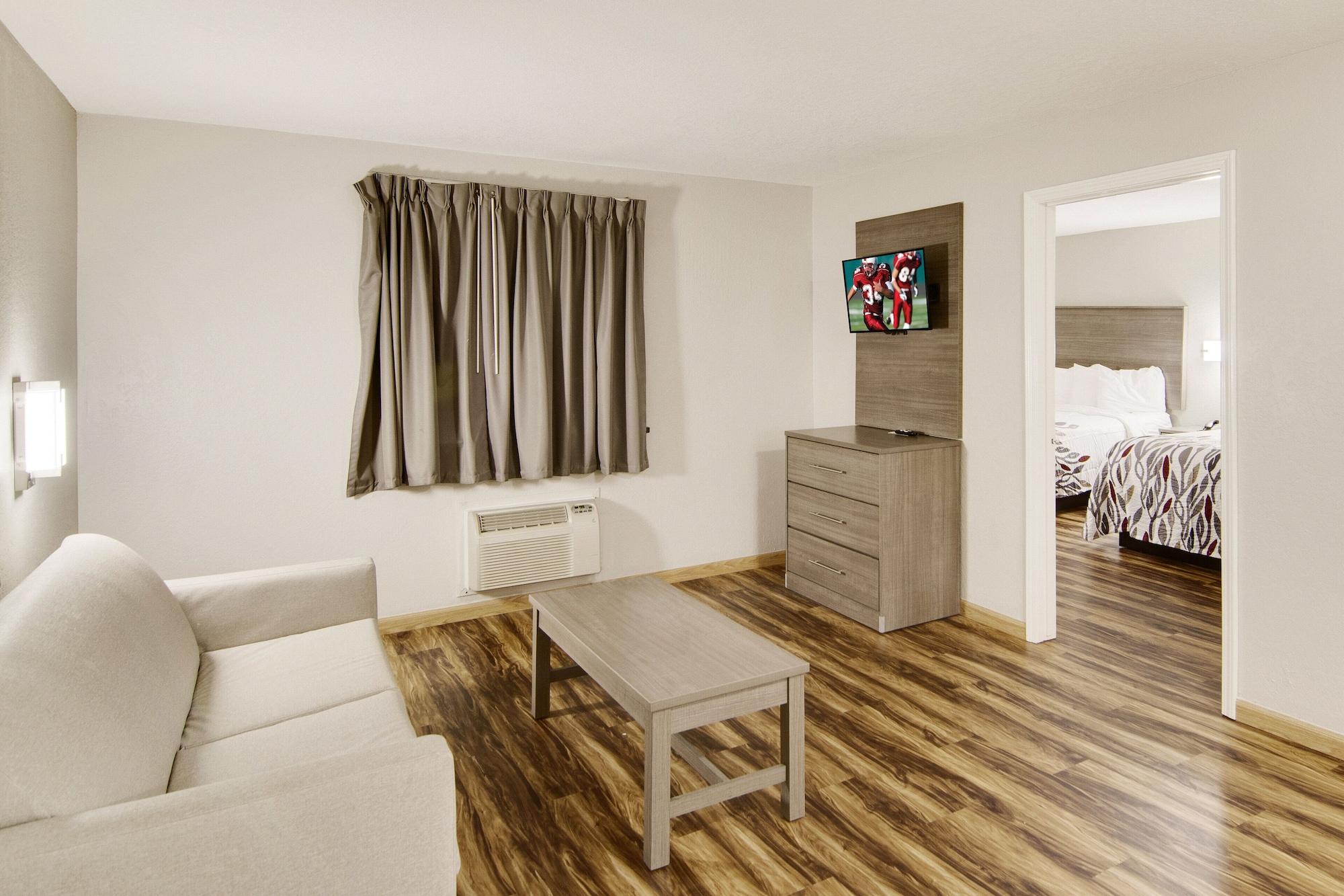 Red Roof Inn & Suites Pensacola-Nas Corry Экстерьер фото