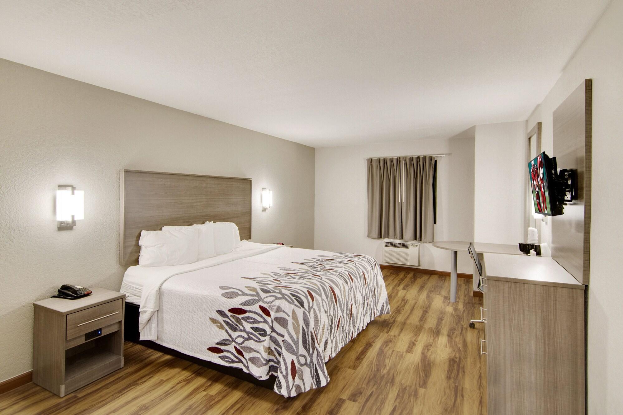 Red Roof Inn & Suites Pensacola-Nas Corry Экстерьер фото