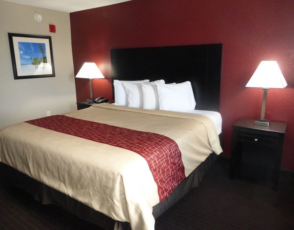 Red Roof Inn & Suites Pensacola-Nas Corry Экстерьер фото