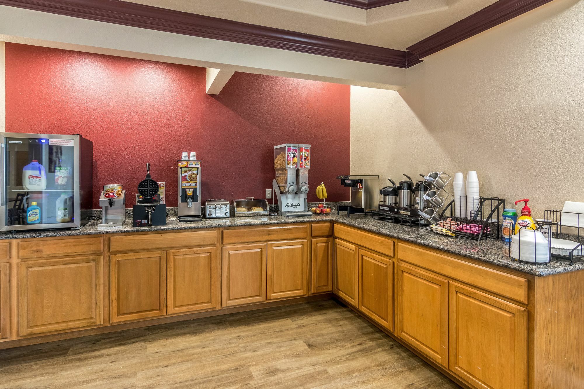 Red Roof Inn & Suites Pensacola-Nas Corry Экстерьер фото
